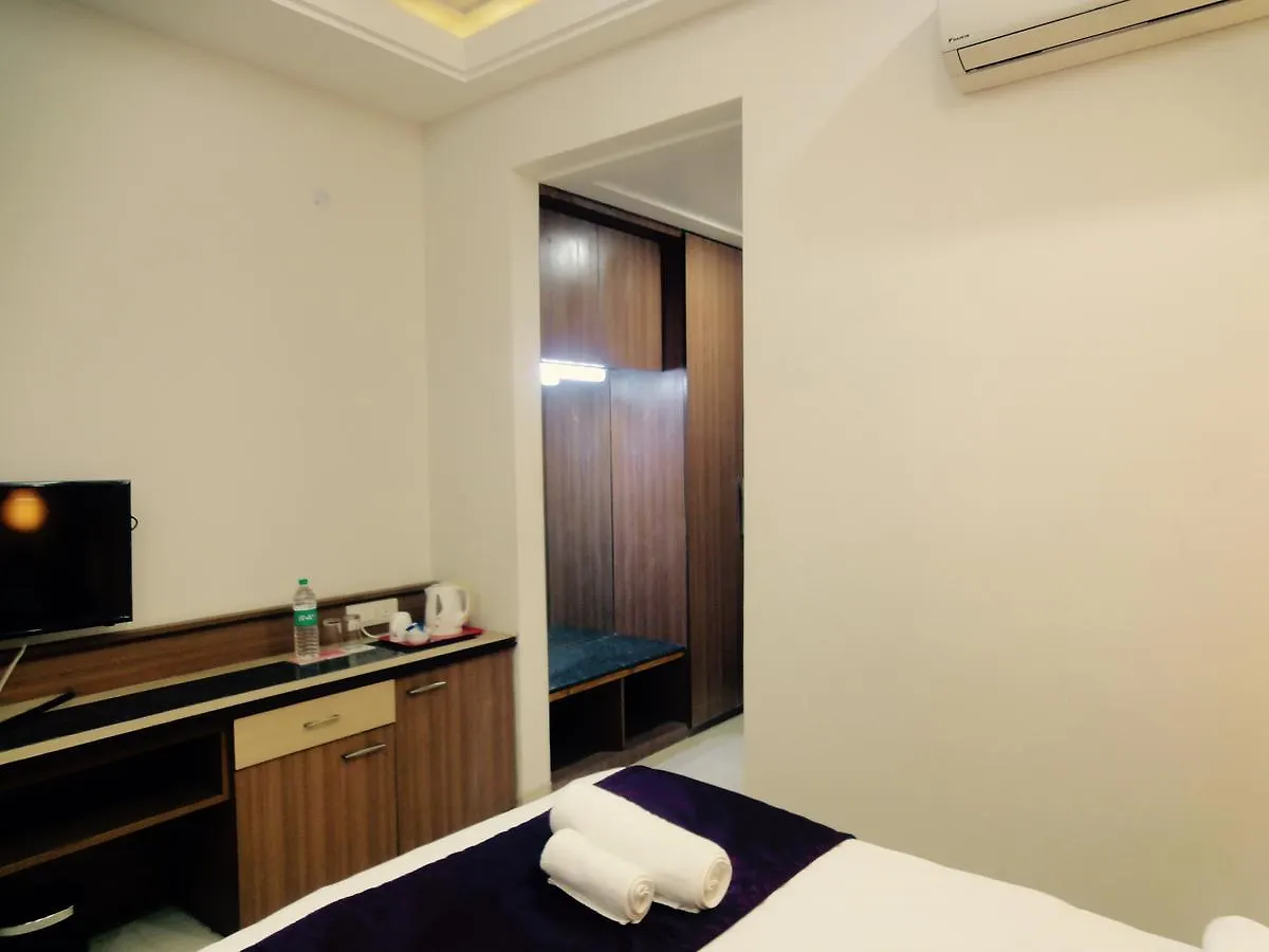 فندق Cube At Medanta غورغاون 3*,
