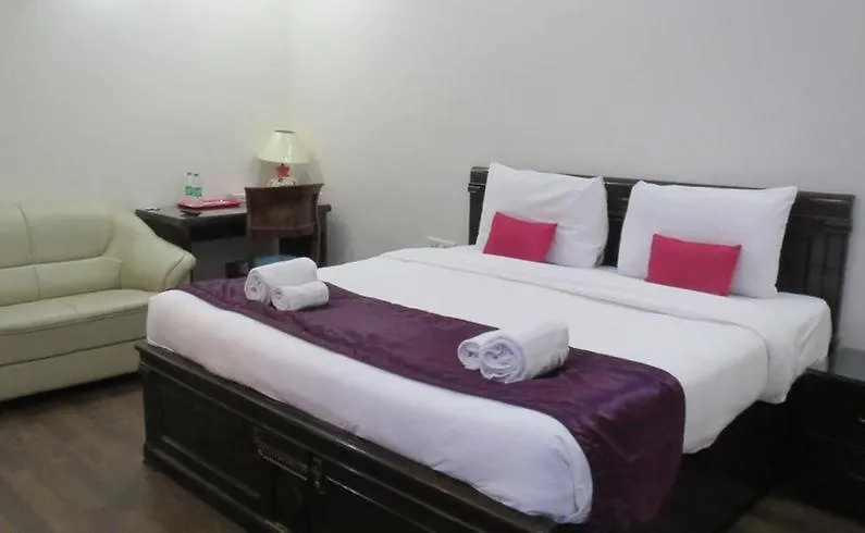 Cube At Medanta Hotell Gurgaon